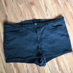 black fade wash stretch jean shorts